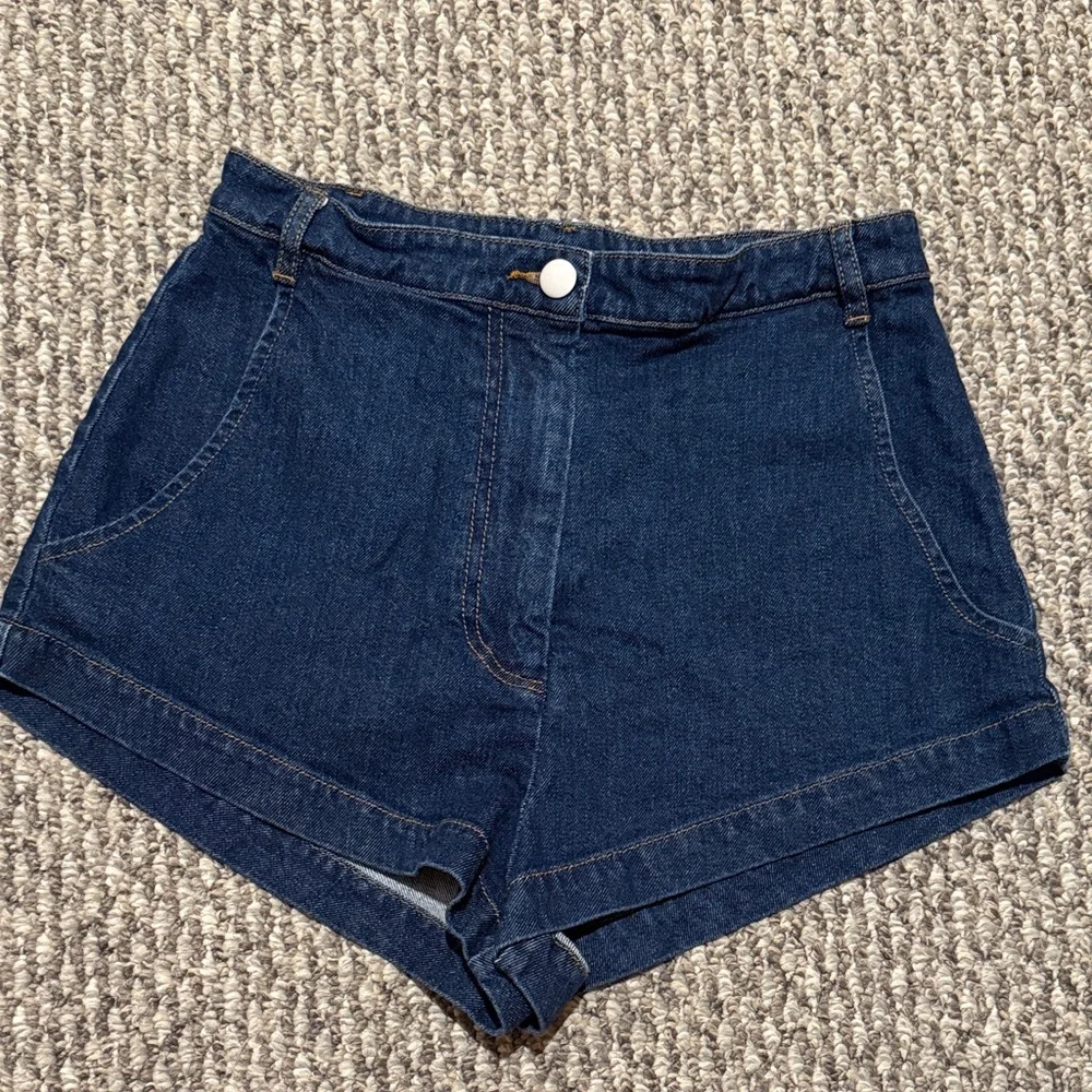 REVOLVE Amanda Uprichard Denim Kelso Short in Heritage - Picture 7 of 12